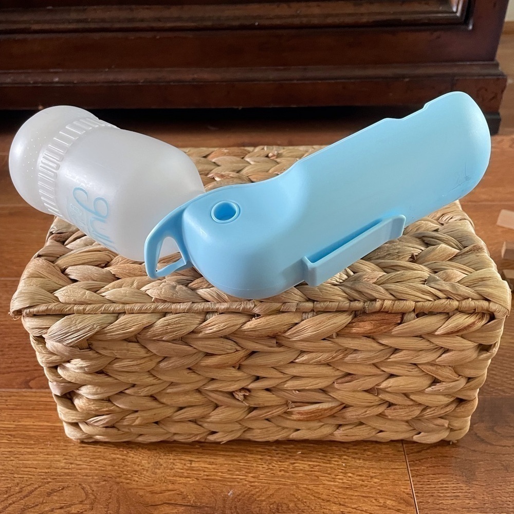 Gulpy pet travel water dispenser